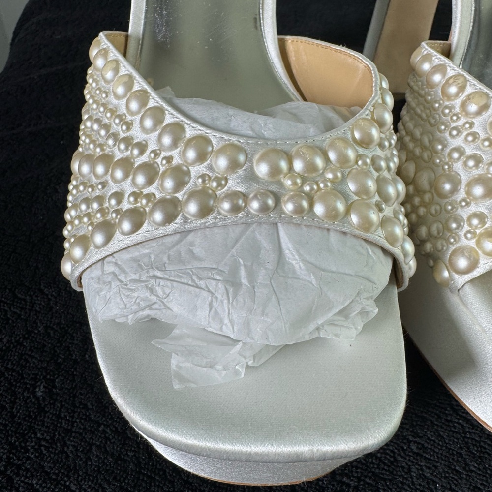 Badgley Mischka Women’s Bryleigh Heels - Minor Flaws on some of the pearls - Picture 6 of 15